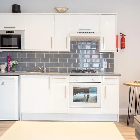 Modern Apartment With Free Parking And Wifi Stratford-upon-Avon Exterior photo