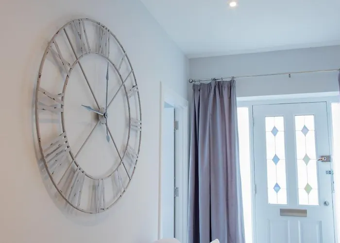 Modern Apartment With Free Parking And Wifi