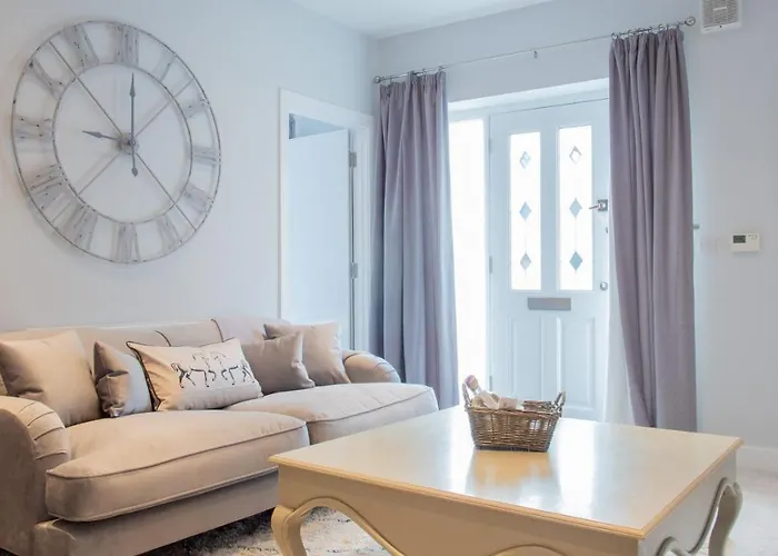 Modern Apartment With Free Parking And Wifi
