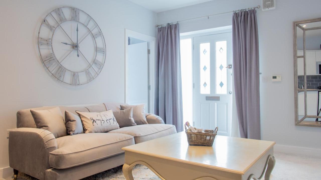 Apartment Modern With Free Parking And Wifi