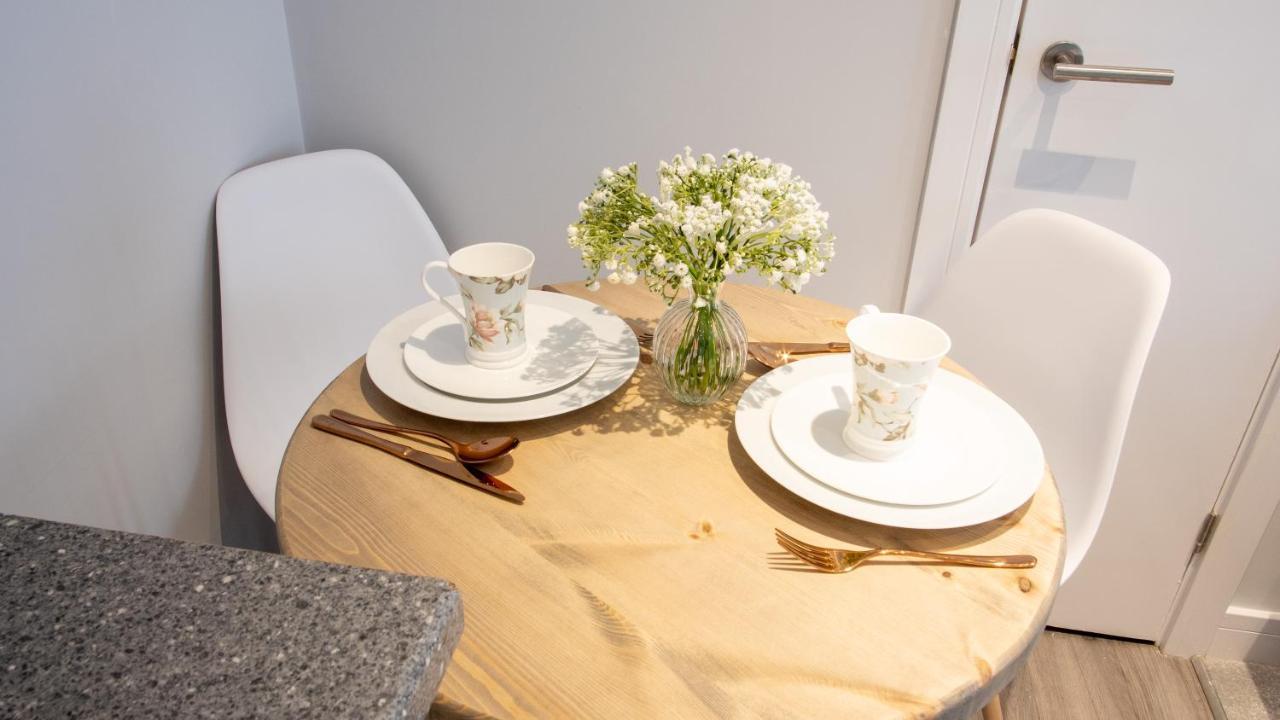 Apartment Modern With Free Parking And Wifi